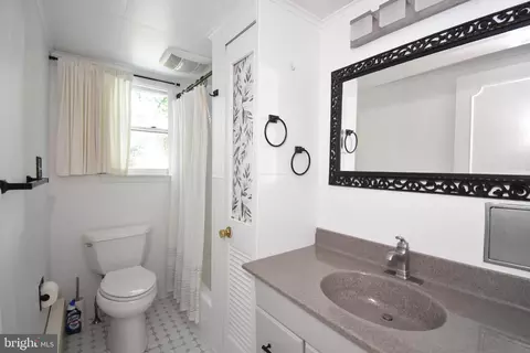 Bath - 70 Centre St, Haddonfield, NJ 08033 photo 2 of 2
