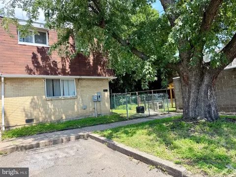 811 Lansdowne Ave, Camden, NJ 08104