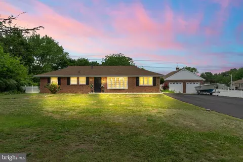 17 W Central Ave, Hammonton, NJ 08037