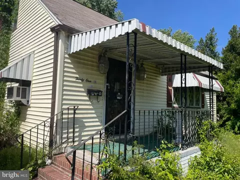 Exterior - 31 E 10th Ave, Runnemede, NJ 08078 photo 2 of 4