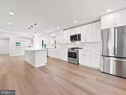 5 S Syracuse Dr, Cherry Hill, NJ 08034