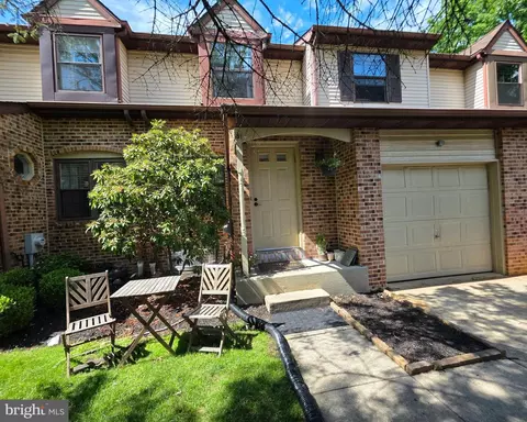 51 Greensward Ln, Cherry Hill, NJ 08002
