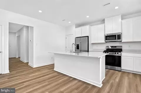 18 Handbell Ln, Sicklerville, NJ 08081