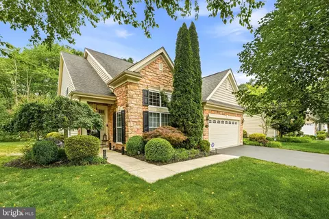 13 Woodcrest Ct, Berlin, NJ 08009