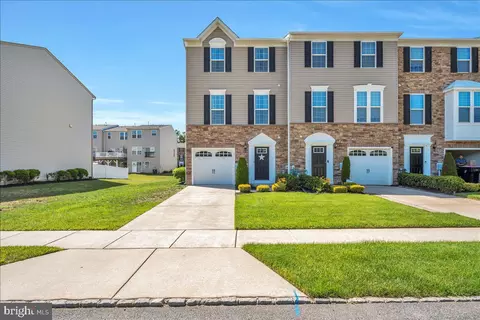 177 Village Green Ln, Sicklerville, NJ 08081