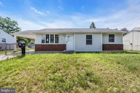 27 S Club Rd, Pine Hill, NJ 08021