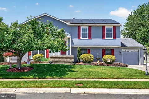 29 Brookstone Dr, Voorhees, NJ 08043