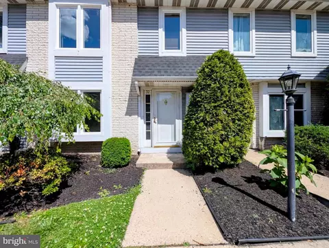 32 Appley Ct, Cherry Hill, NJ 08002