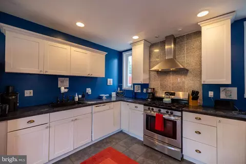 Kitchen - 39 E 2nd Ave, Runnemede, NJ 08078 photo 5 of 5
