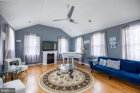Living - 39 E 2nd Ave, Runnemede, NJ 08078 photo 1 of 1