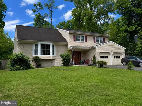 318 Hialeah Dr, Cherry Hill, NJ 08002