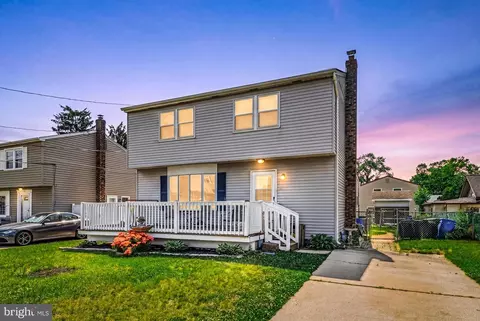 124 Dobbs Ave, Bellmawr, NJ 08031