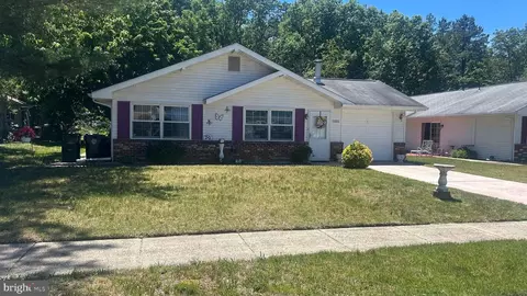 231 Elmtowne Blvd, Hammonton, NJ 08037