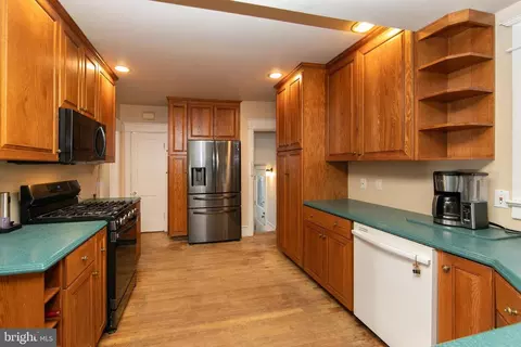 Kitchen - 237 Rhoads Ave, Haddonfield, NJ 08033 photo 4 of 4