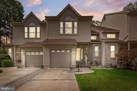31 Smokey Run Dr, Berlin, NJ 08009