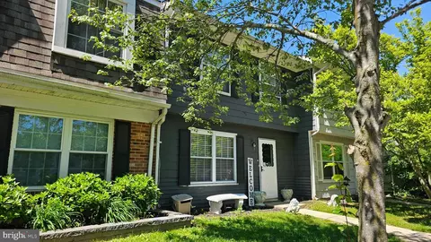 65 Villanova Ct, Sicklerville, NJ 08081