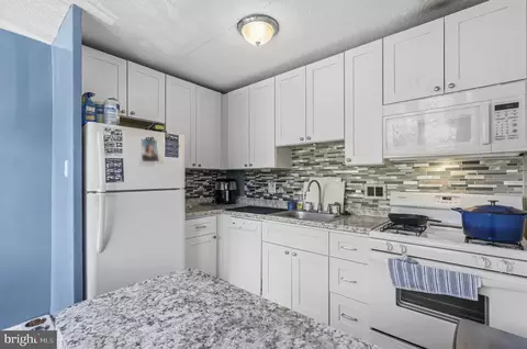 526 Playa Del Sol, Cherry Hill, NJ 08002