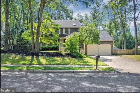 10 Burnham Ln, Voorhees, NJ 08043