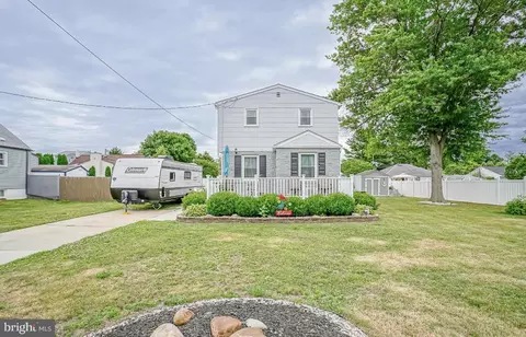 133 Dobbs Ave, Bellmawr, NJ 08031