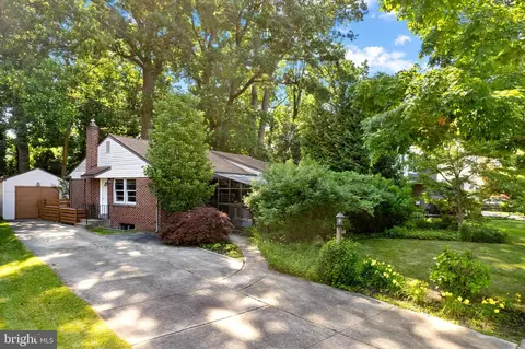 833 Longwood Dr, Haddonfield, NJ 08033