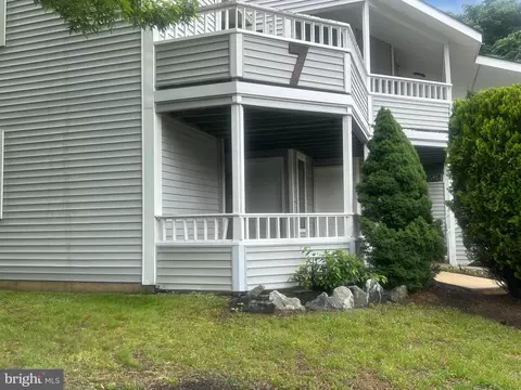 701 Abbey Ct, Sicklerville, NJ 08081