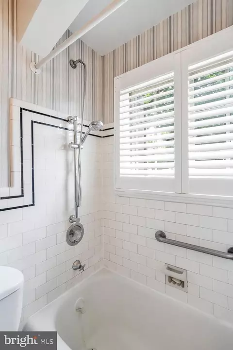 Bath - 664 E Greenman Rd, Haddonfield, NJ 08033 photo 6 of 6