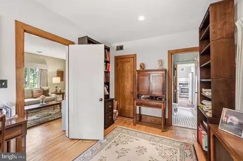 Entry Way - 664 E Greenman Rd, Haddonfield, NJ 08033 photo 5 of 10