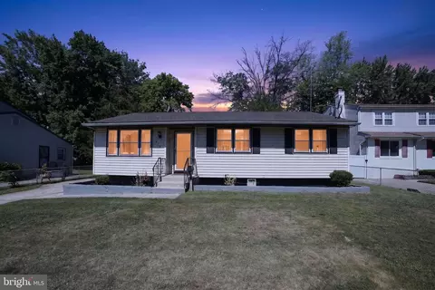 518 Carver Ct, Lawnside, NJ 08045