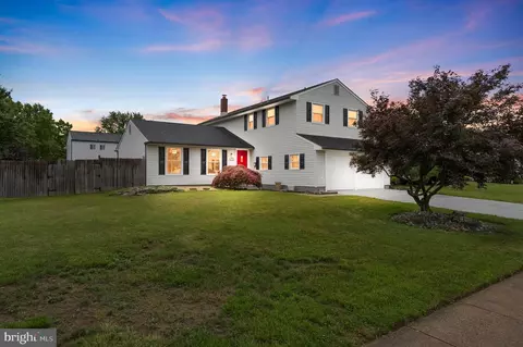 14 Stonebridge Rd, Cherry Hill, NJ 08003