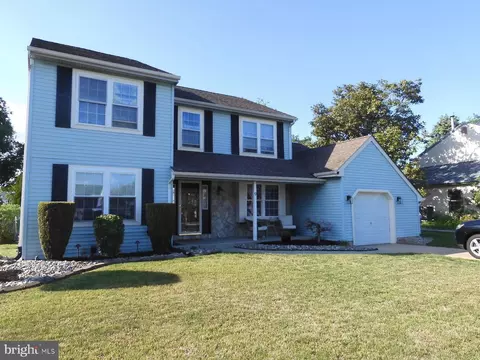 9 Hemlock Dr, Blackwood, NJ 08012