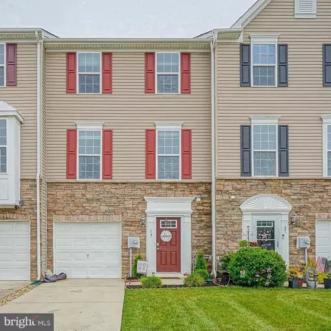 19 Tailor Ln, Sicklerville, NJ 08081