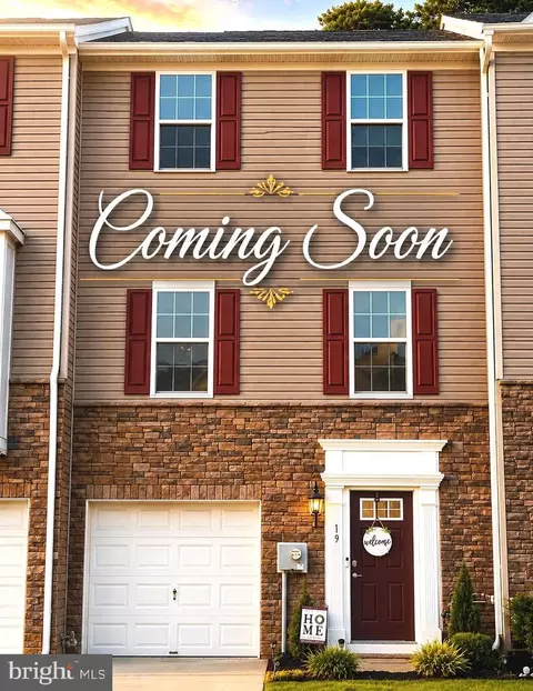 19 Tailor Ln, Sicklerville, NJ 08081