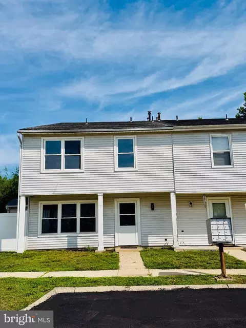 1 Logan Ct, Sicklerville, NJ 08081