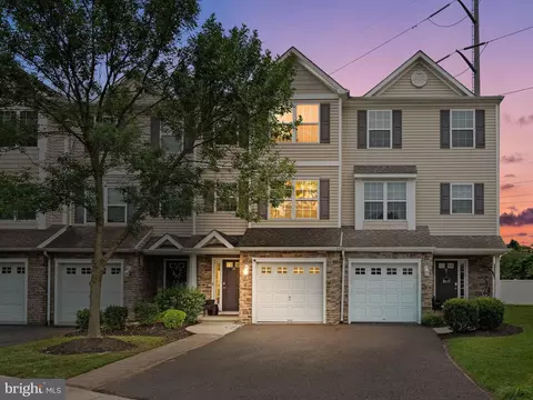 14 Lumber Ln, Mount Ephraim, NJ 08059