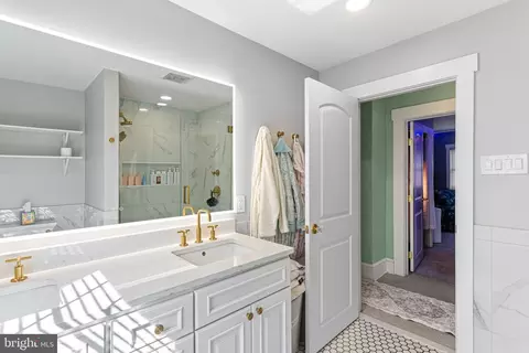 Bath - 256 Rhoads Ave, Haddonfield, NJ 08033 photo 2 of 2