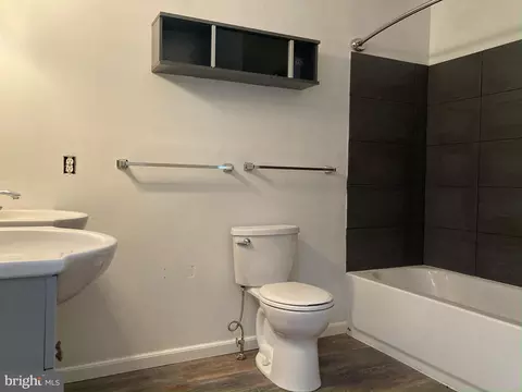 Bath - 3 Maynard Dr, Sicklerville, NJ 08081 photo 3 of 3