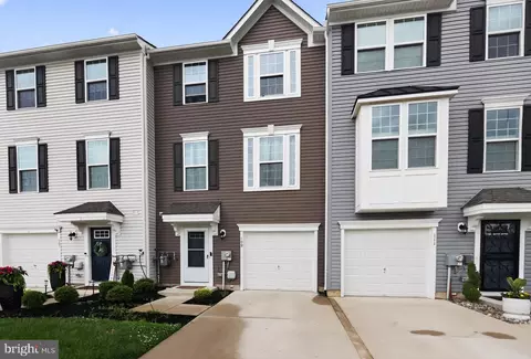 109 Plaza Dr, Sicklerville, NJ 08081
