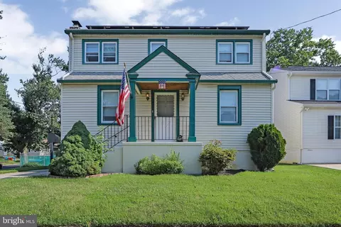 136 Lincoln Ave, West Collingswood Heights, NJ 08059