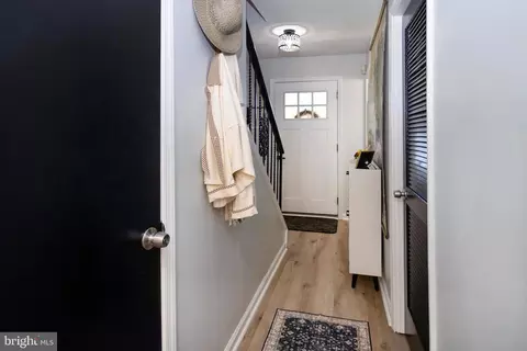 Entry Way - 14 Heather Dr, Sicklerville, NJ 08081 photo 4 of 9