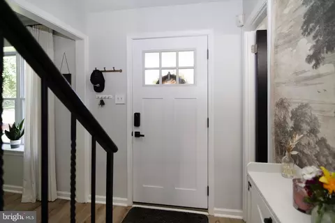 Entry Way - 14 Heather Dr, Sicklerville, NJ 08081 photo 1 of 9