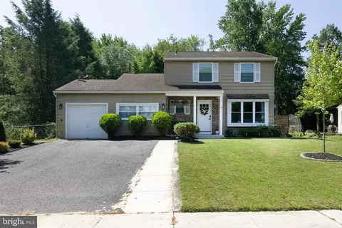 14 Heather Dr, Sicklerville, NJ 08081