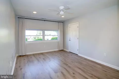 Living - 14 Heather Dr, Sicklerville, NJ 08081 photo 2 of 2