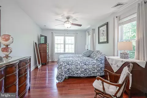 Bedroom - 40 Mohawk Ave, Clementon, NJ 08021 photo 2 of 4