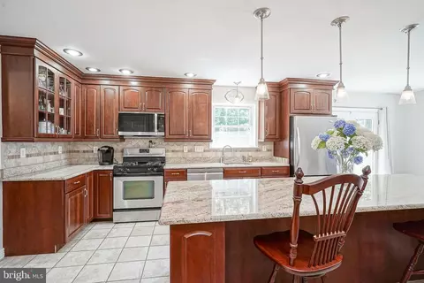 Kitchen - 40 Mohawk Ave, Clementon, NJ 08021 photo 1 of 5