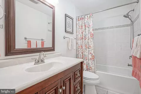 Bath - 40 Mohawk Ave, Clementon, NJ 08021 photo 1 of 2