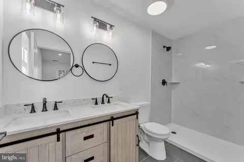 Bath - 50 E Buttonwood Ave, Pine Hill, NJ 08021 photo 1 of 3