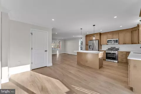Entry Way - 50 E Buttonwood Ave, Pine Hill, NJ 08021 photo 3 of 10