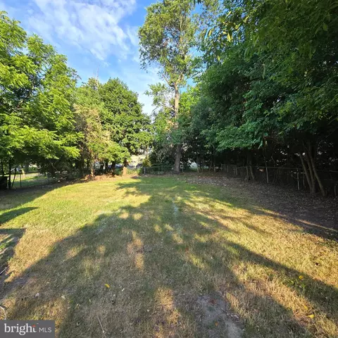 Exterior - 433 E Maple Ave, Lindenwold, NJ 08021 photo 3 of 4