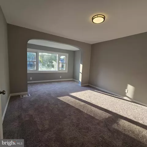 Living - 433 E Maple Ave, Lindenwold, NJ 08021 photo 1 of 6