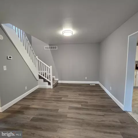 Living - 433 E Maple Ave, Lindenwold, NJ 08021 photo 3 of 6